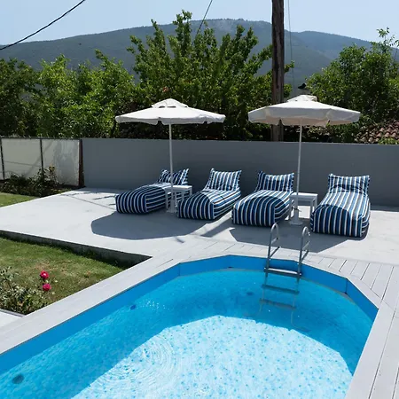 Plousia Villa *