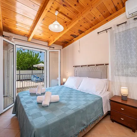 Plousia Villa *